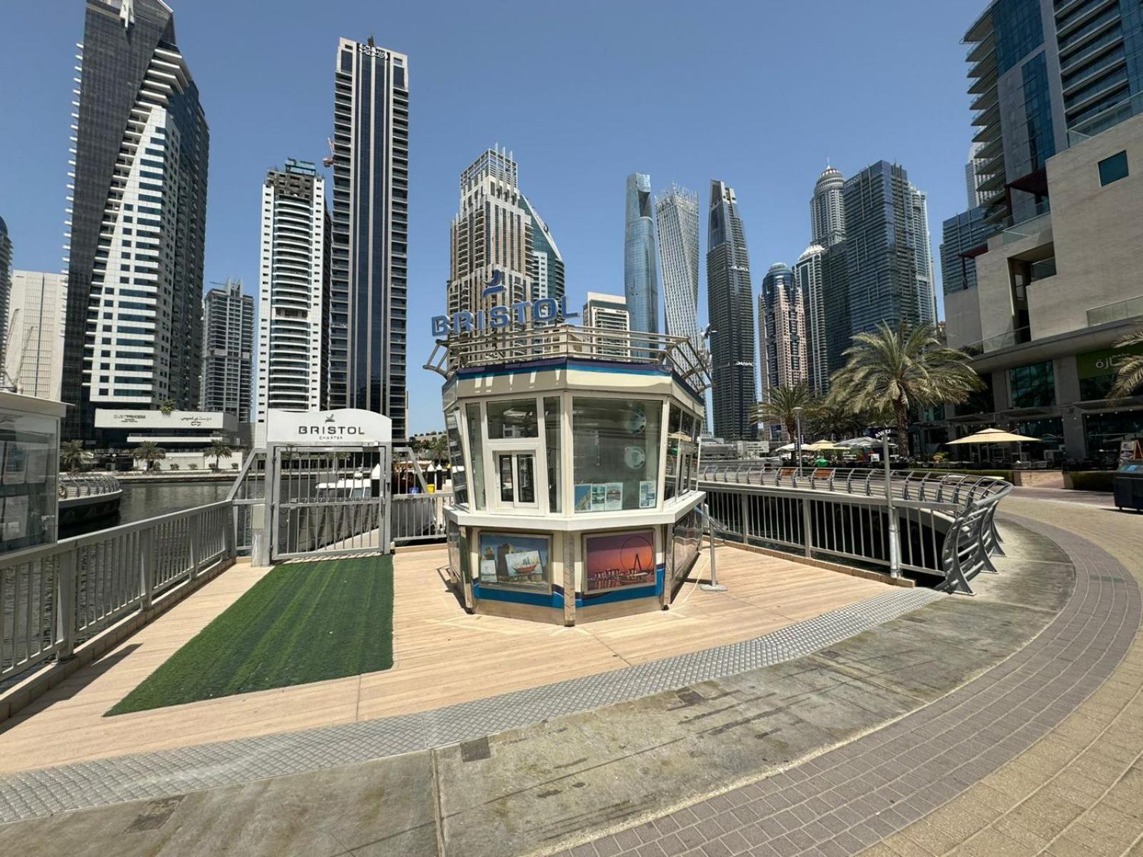 Spacious In Marina Close To Metro And Apartment *