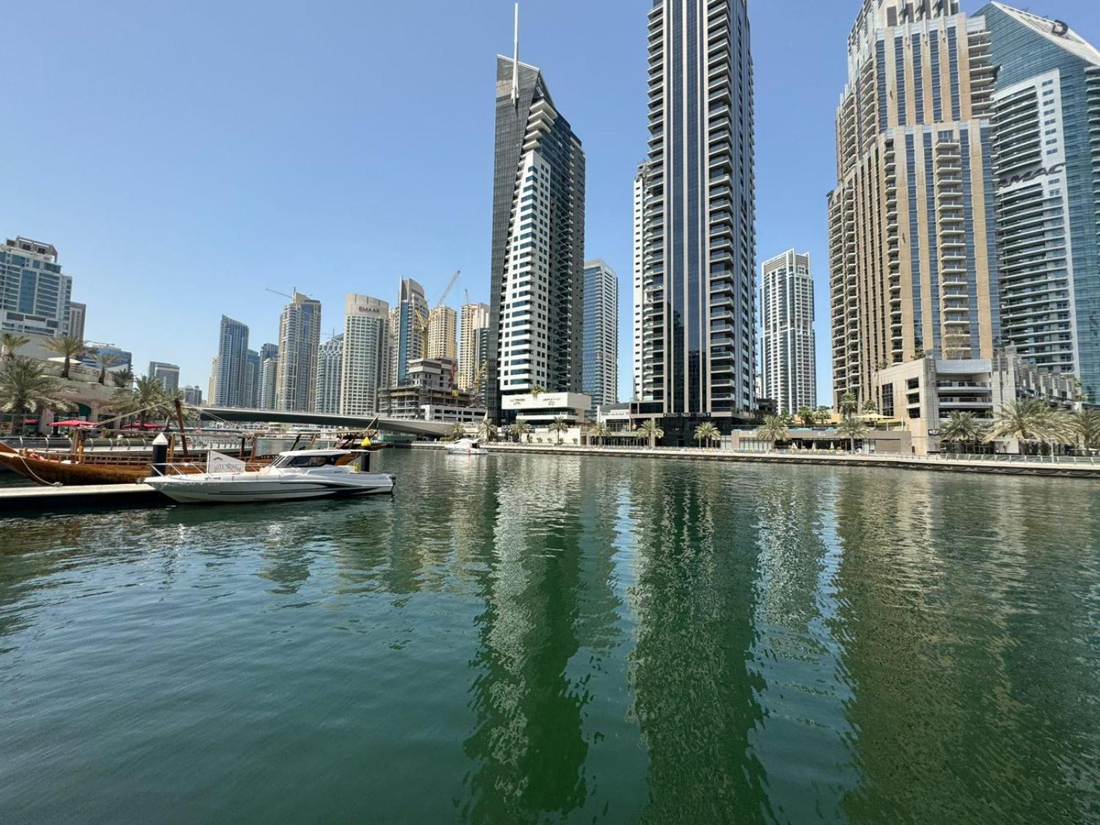 Spacious In Marina Close To Metro And * Dubai