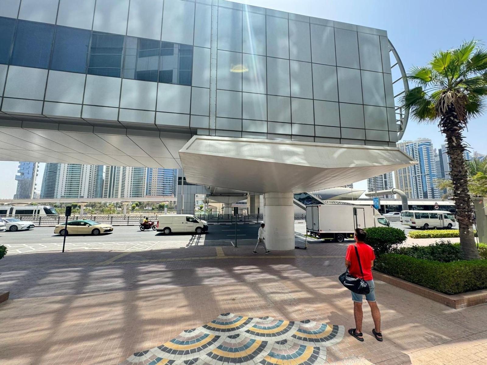 Spacious In Marina Close To Metro And Apartment