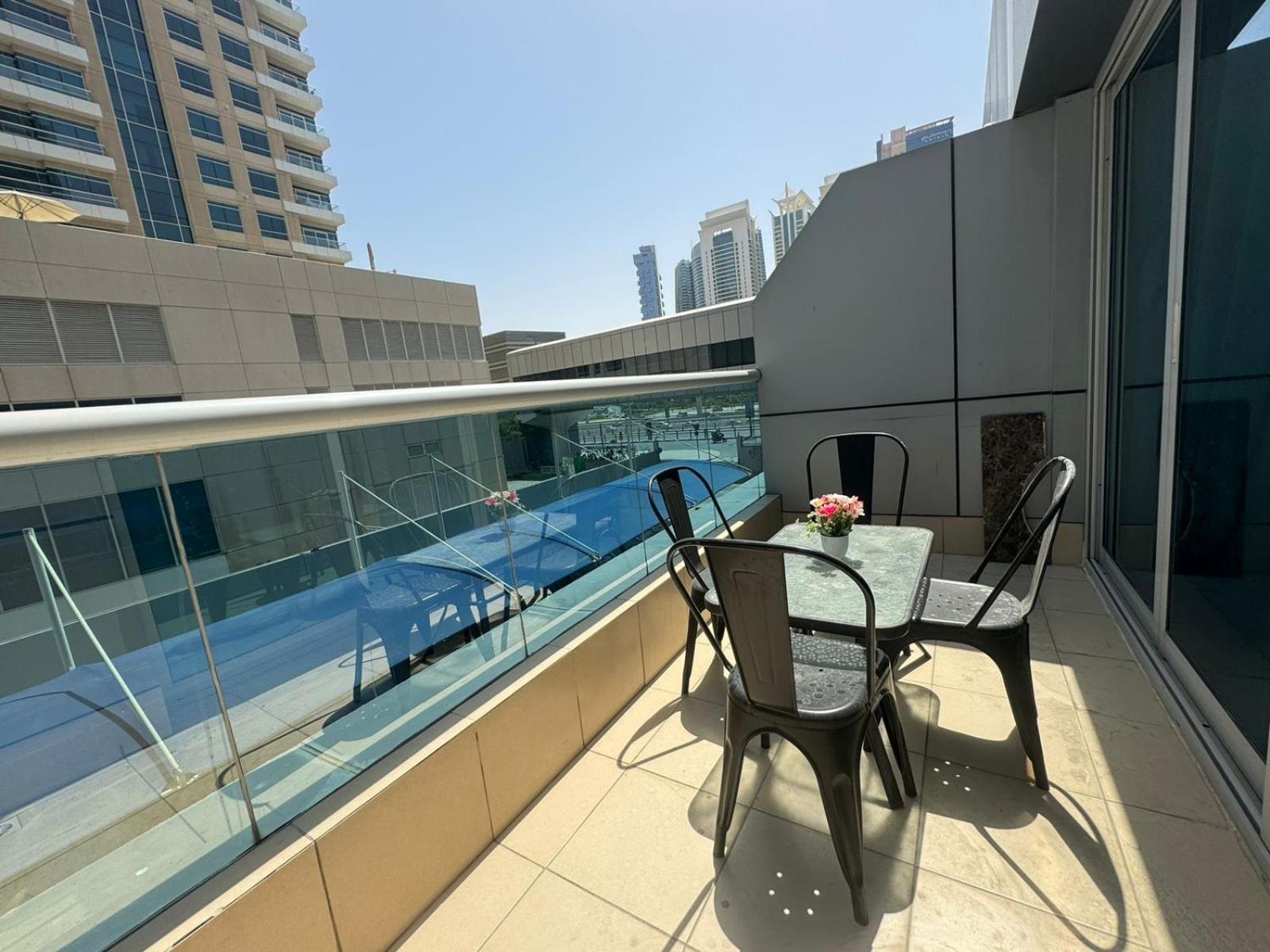 Apartment Spacious In Marina Close To Metro And Dubai