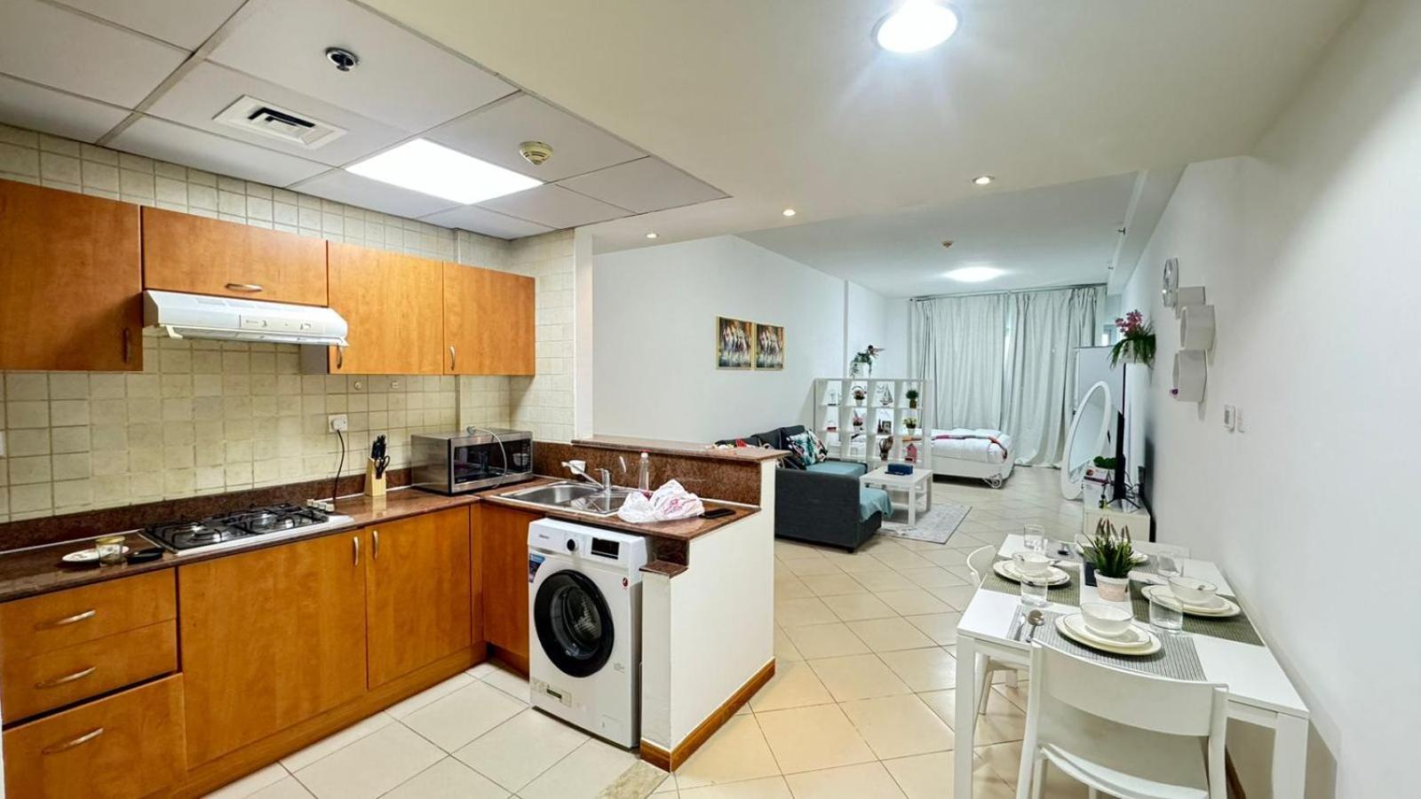 Apartment Spacious In Marina Close To Metro And