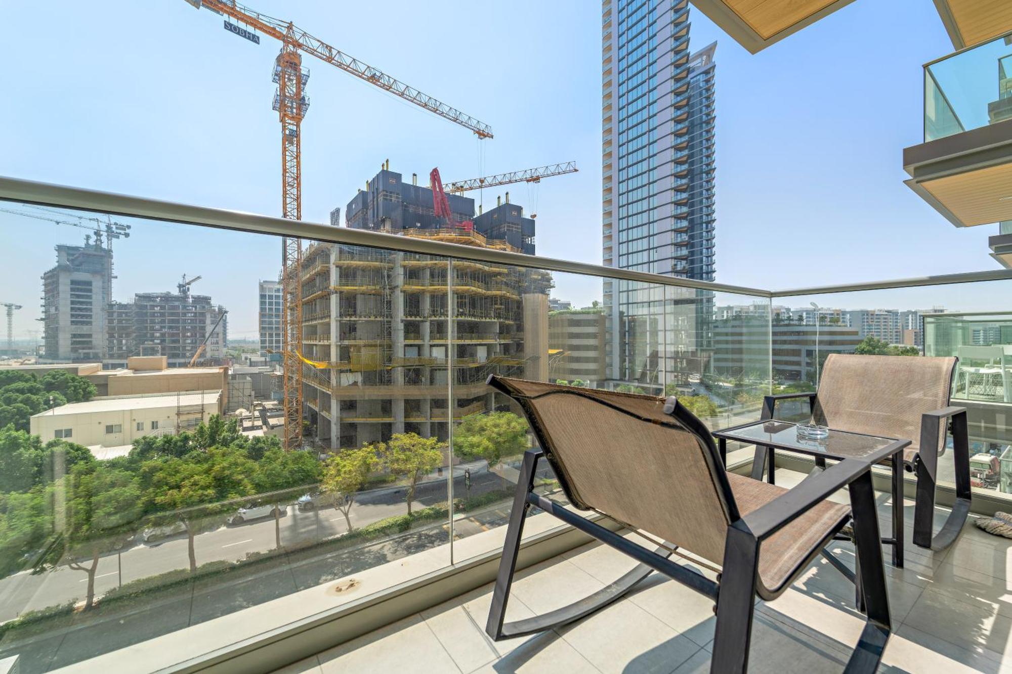 Chic 1br With Pool, Gym And Playground Apartment