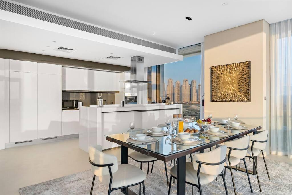 First Class 5br Stunning Eye Of Views Dubai