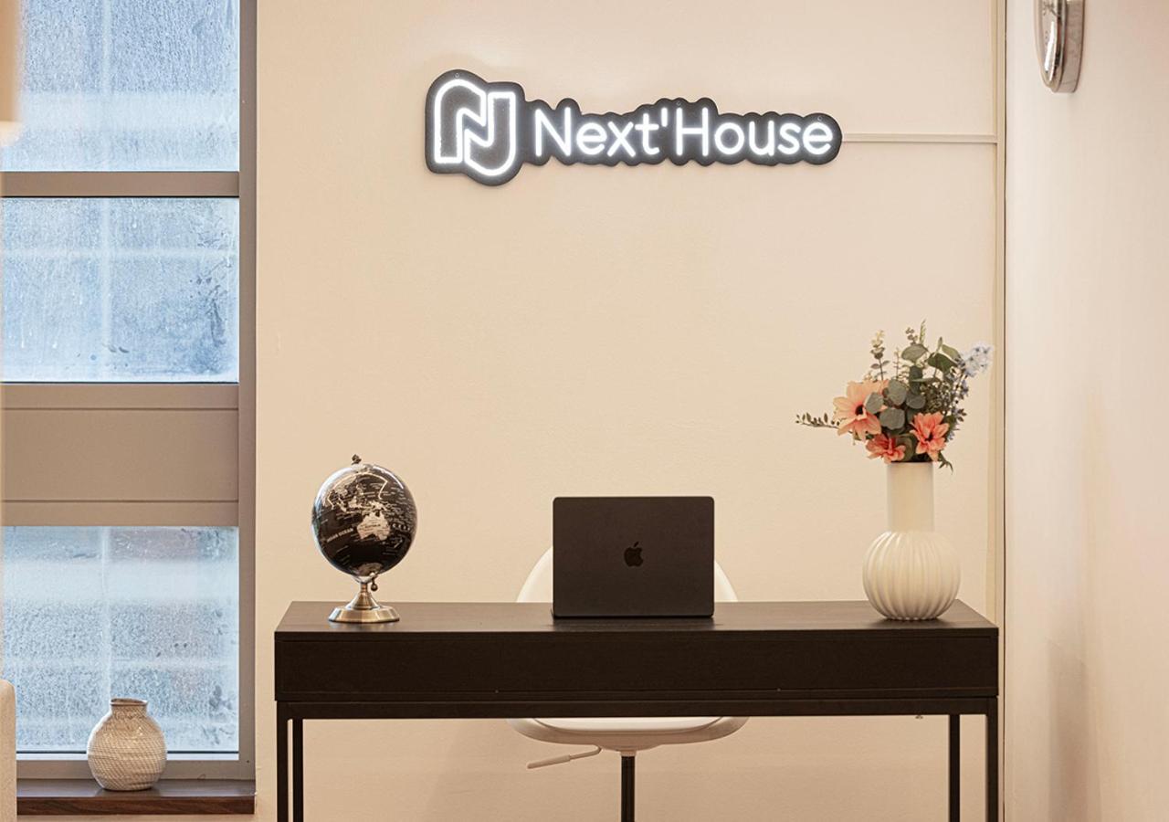 Next'house - Business Boulevard Host Albergue *
