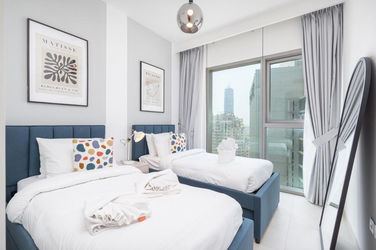 Luxurious 4-bedrooms Near Burj Khalifa And Mall In Downtown! Daire