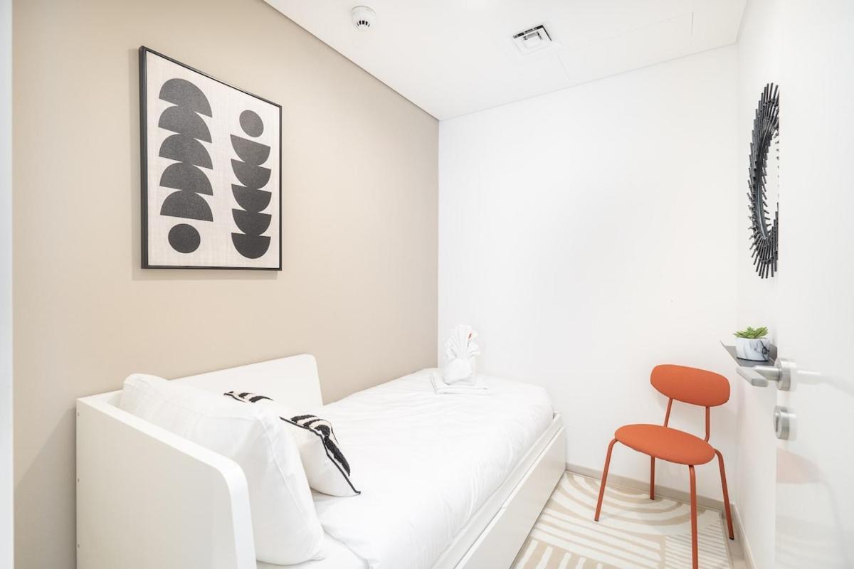 Daire Luxurious 4-bedrooms Near Burj Khalifa And Mall In Downtown! Dubai