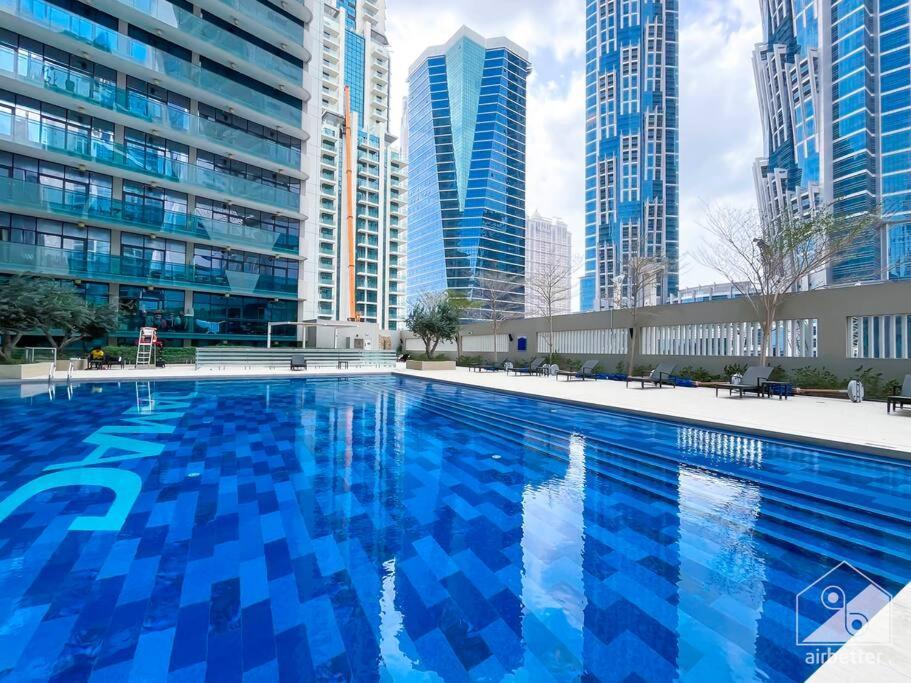 Amazing With Balcony Damac Merano Apartamento