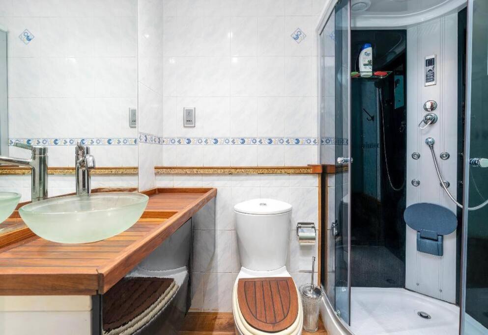 Luxury With Balcony - Close To Metro & Marina Apartamento *