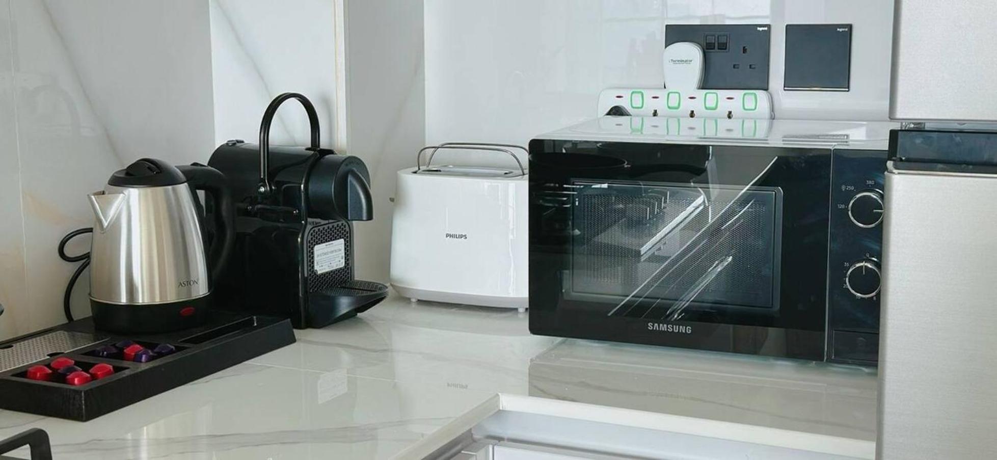 Apartment Elegant Brand New 1br *