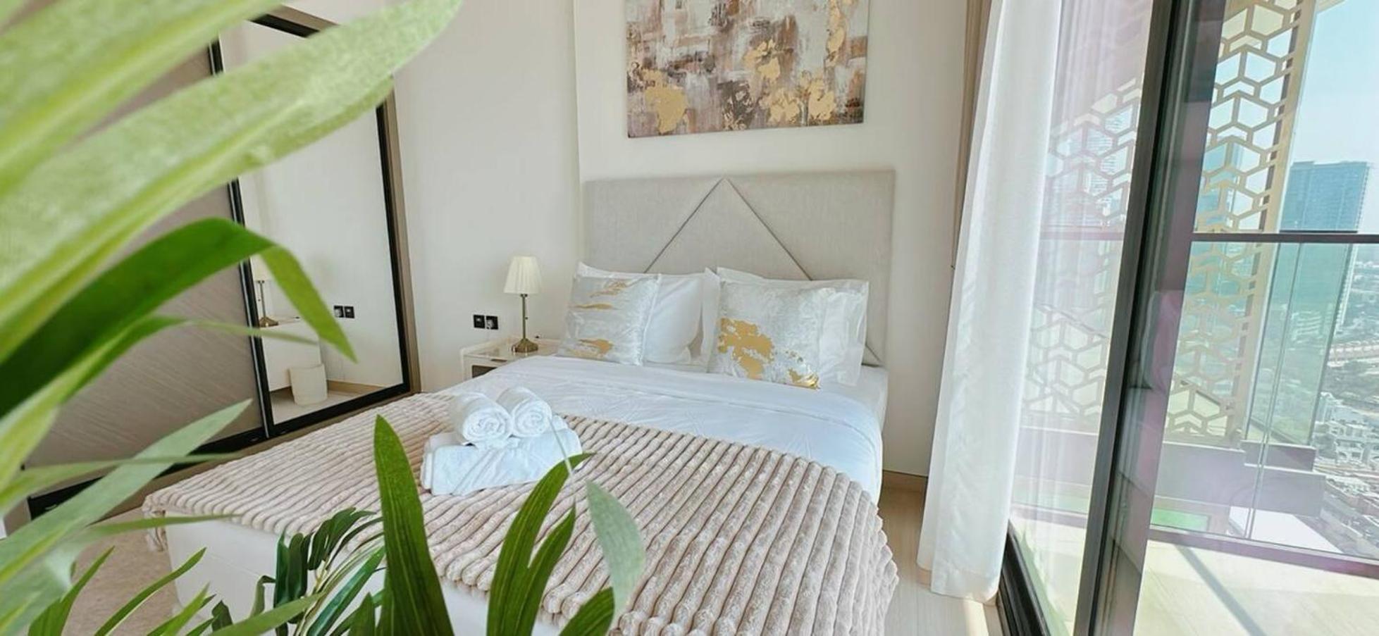 Elegant Brand New 1br