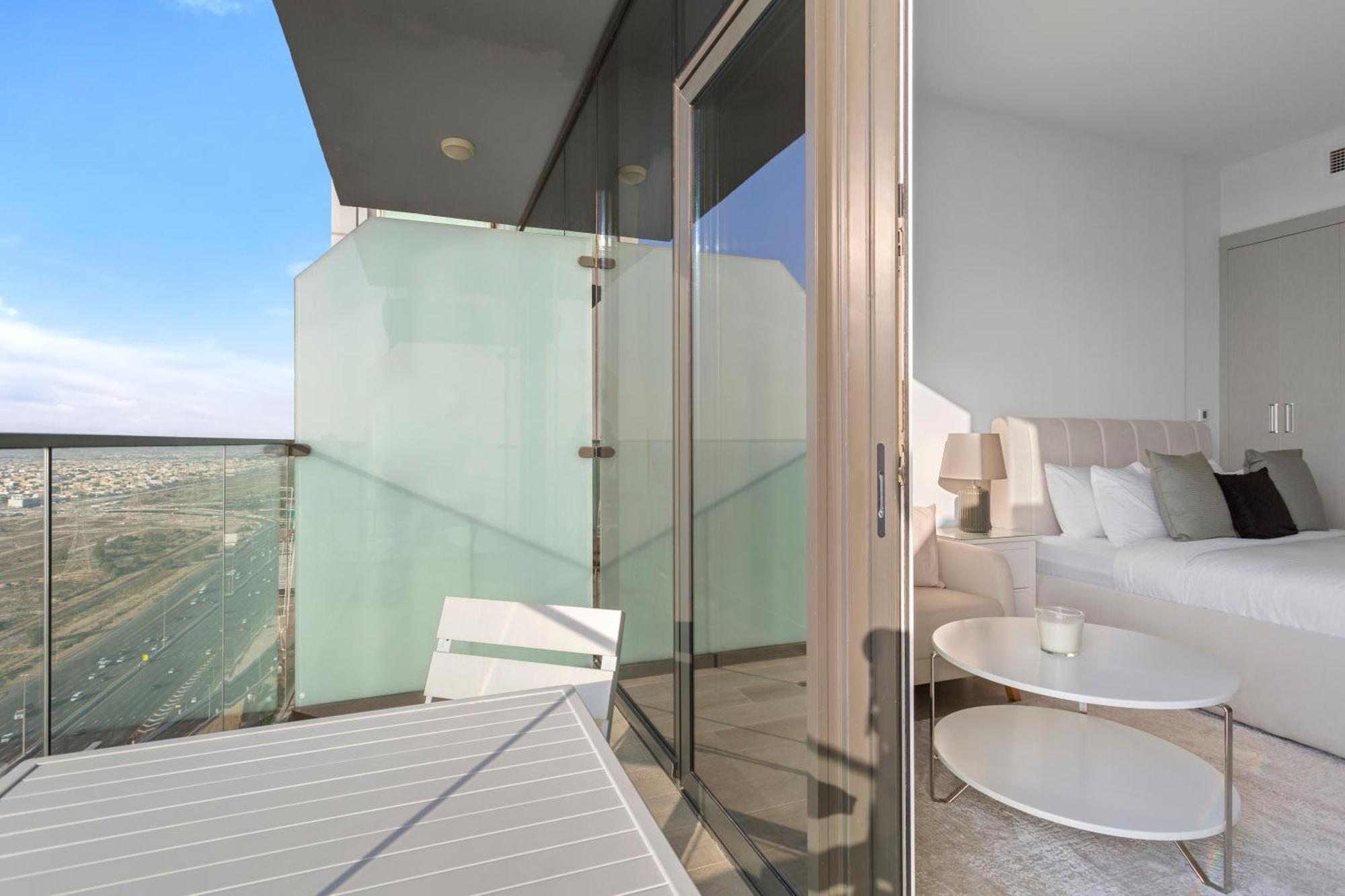 Bloom Towers Gem Elegant A Must Dubai