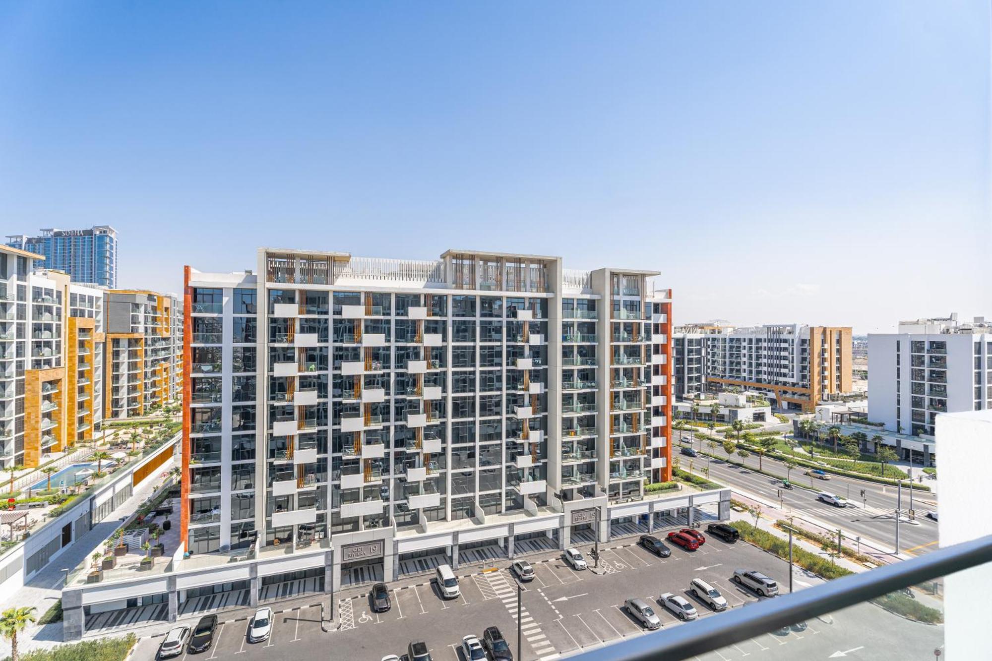 Escape24 Stylish Azizi Riviera 8 Meydan One Dubai