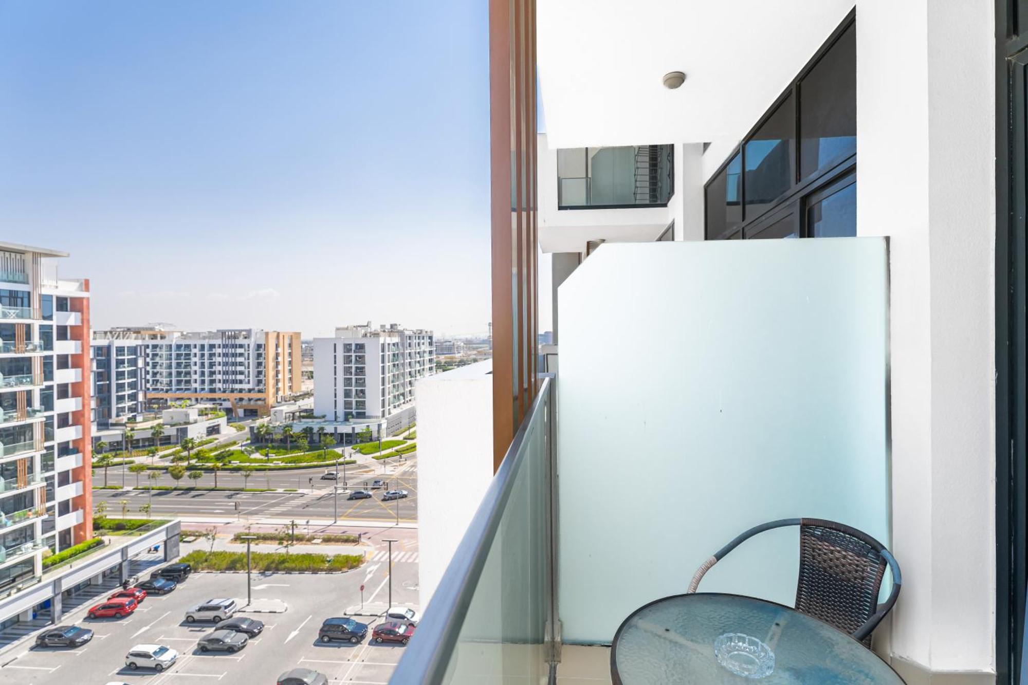 Escape24 Stylish Azizi Riviera 8 Meydan One *