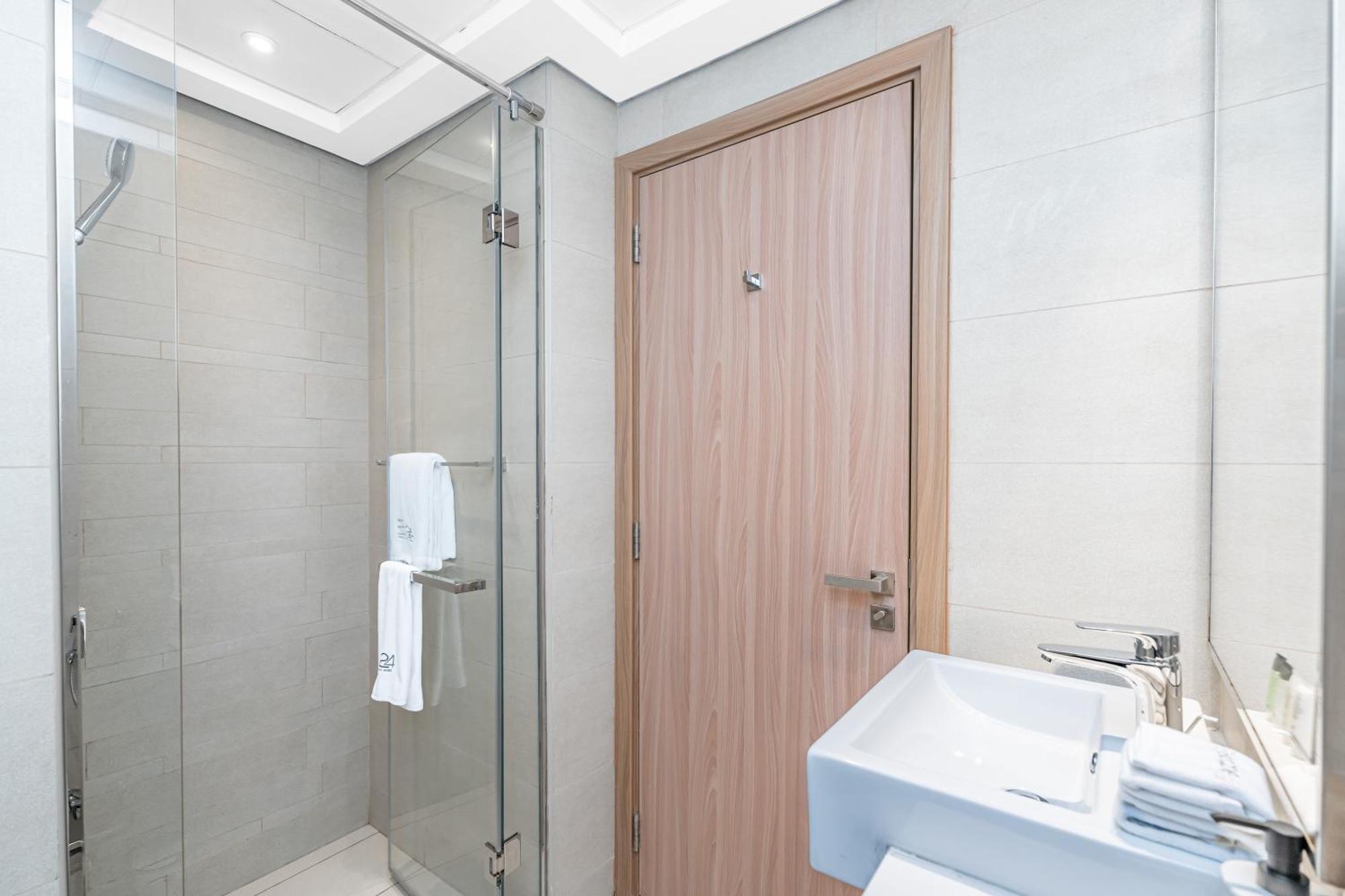 Escape24 Stylish Azizi Riviera 8 Meydan One *