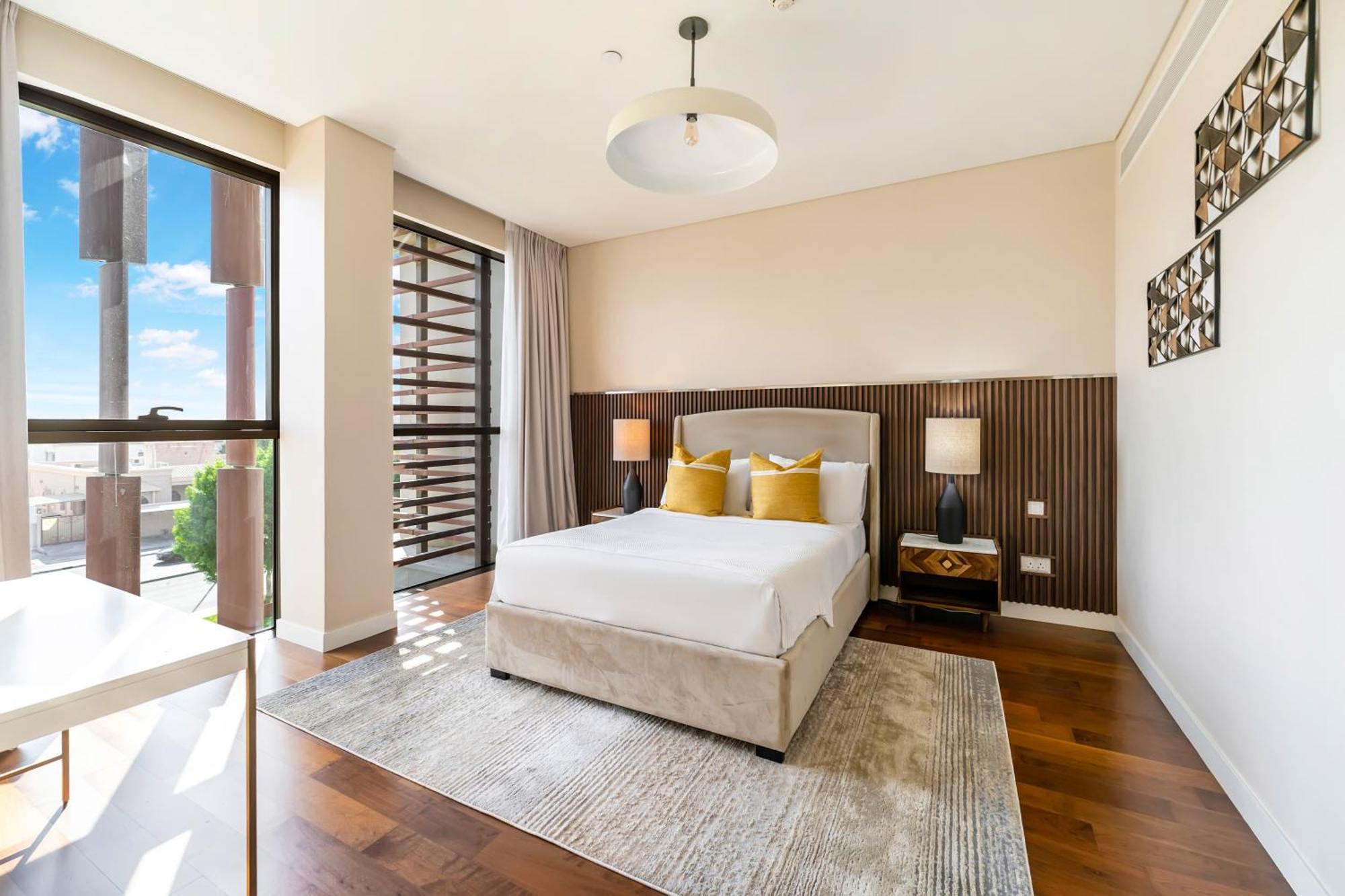 Daire Fam Living - Walk - Urban Staycations Dubai