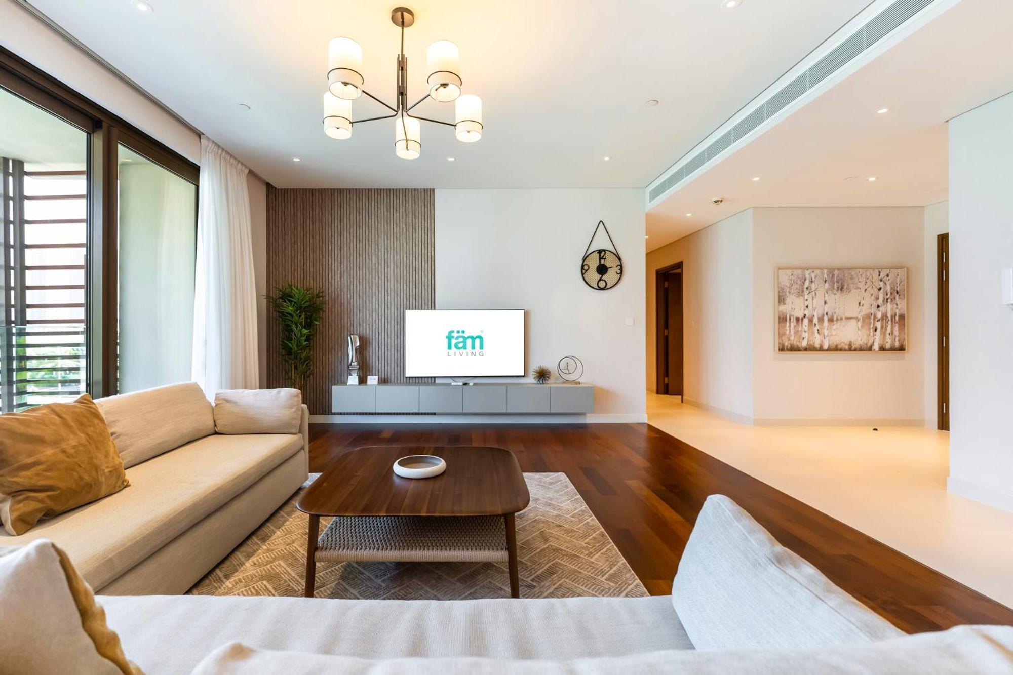 Fam Living - Walk - Urban Staycations Daire