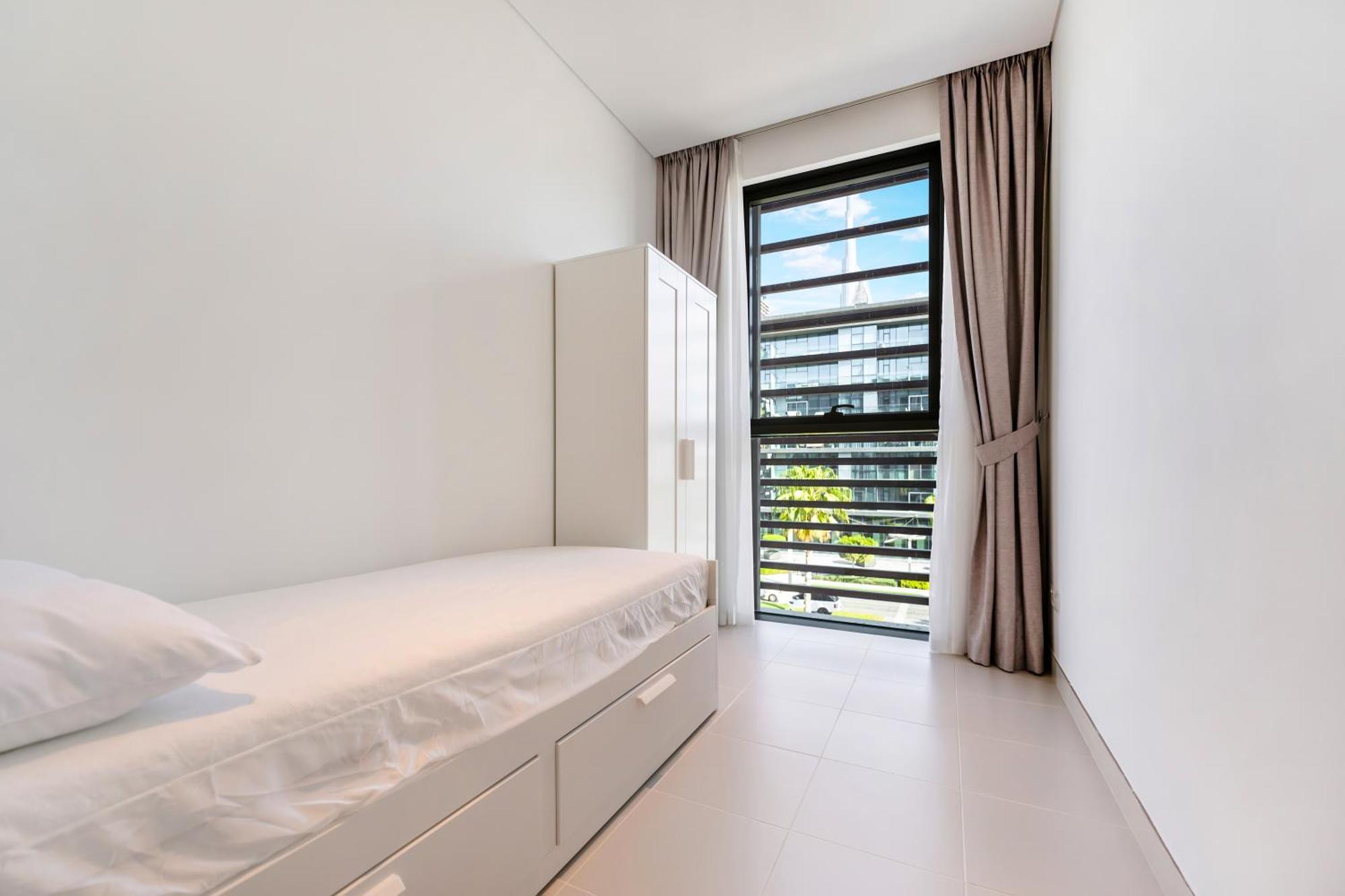 Fam Living - Walk - Urban Staycations Daire