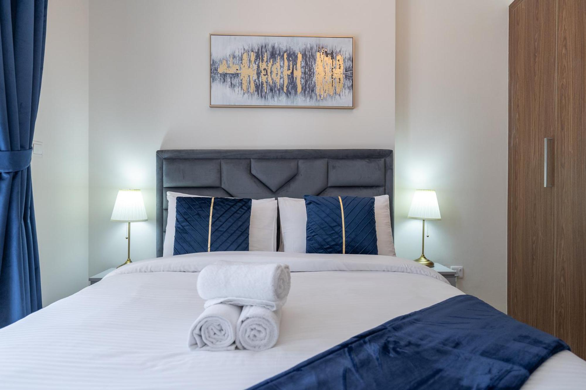Dunya Tower Luxury And 2 Min Walk To Mall And Burj Khalifa In Heart Of Downtown Apartment Dubai