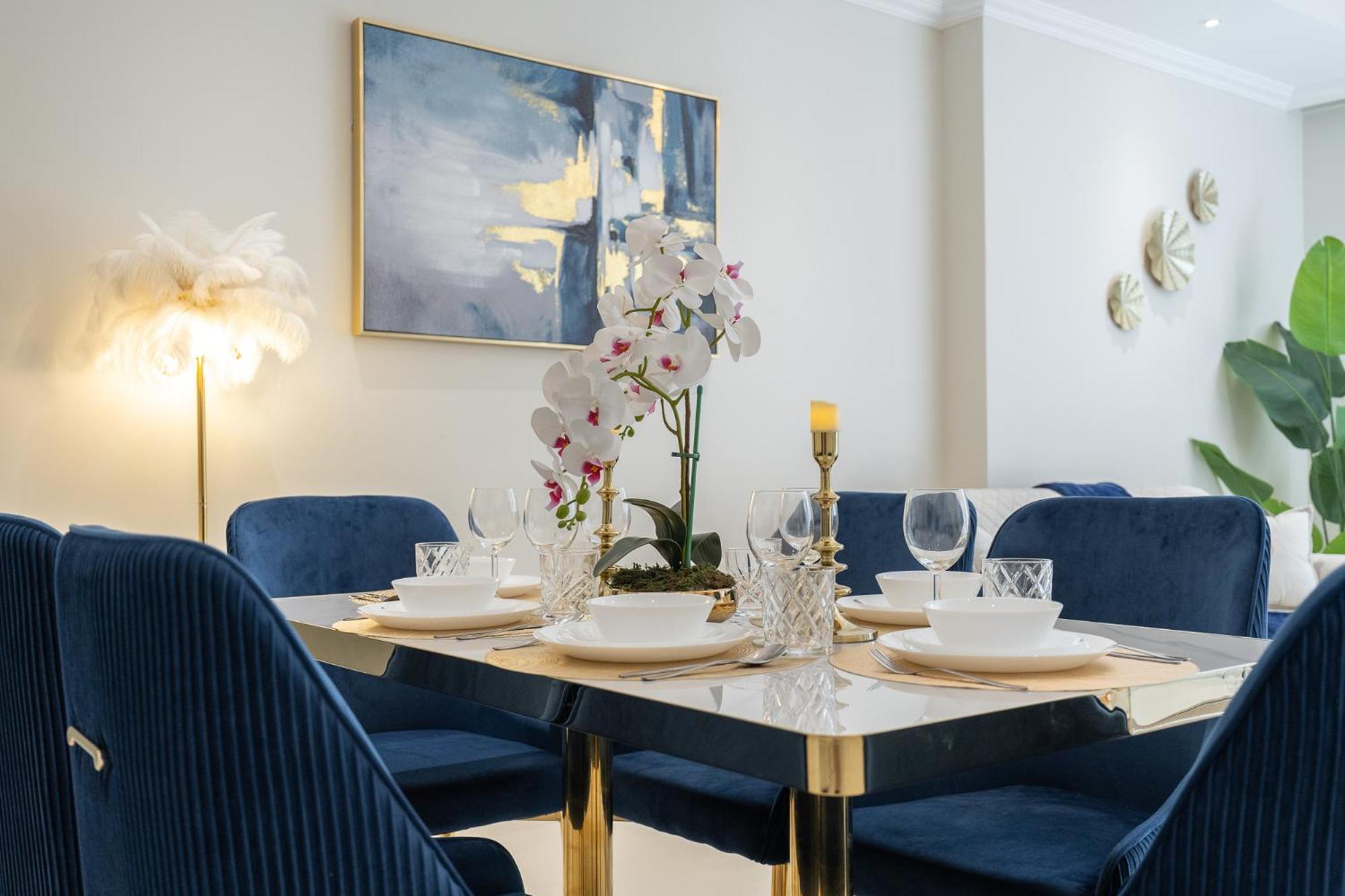 Dunya Tower Luxury And 2 Min Walk To Mall And Burj Khalifa In Heart Of Downtown Apartment Dubai