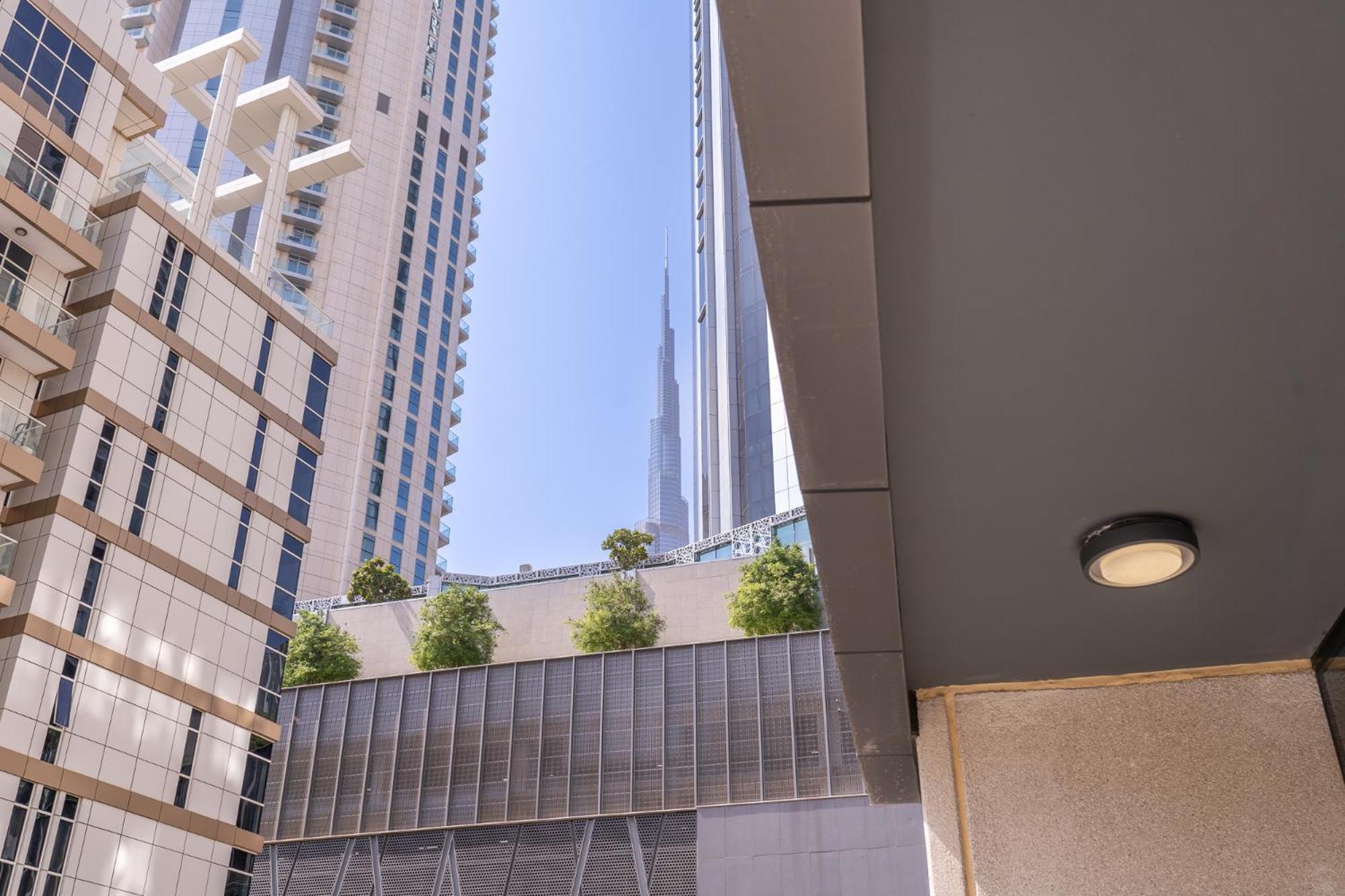Apartment Dunya Tower Luxury And 2 Min Walk To Mall And Burj Khalifa In Heart Of Downtown Dubai