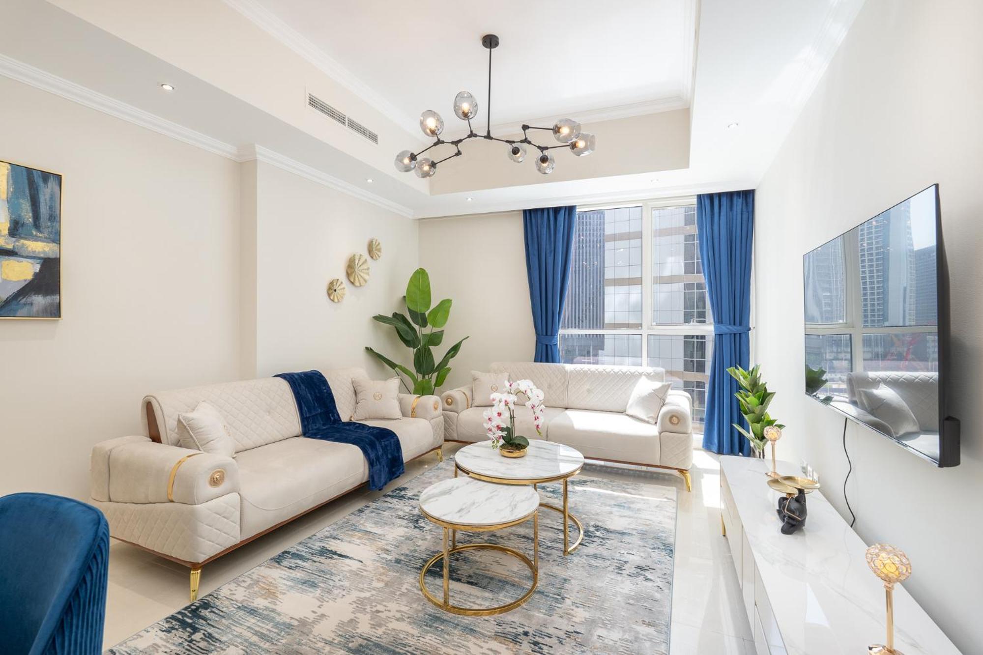 Apartment Dunya Tower Luxury And 2 Min Walk To Mall And Burj Khalifa In Heart Of Downtown *