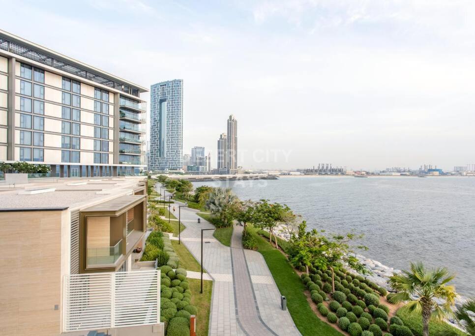 Luxurious 2 Bed In Bluewaters, Hosted By Desert Apartment