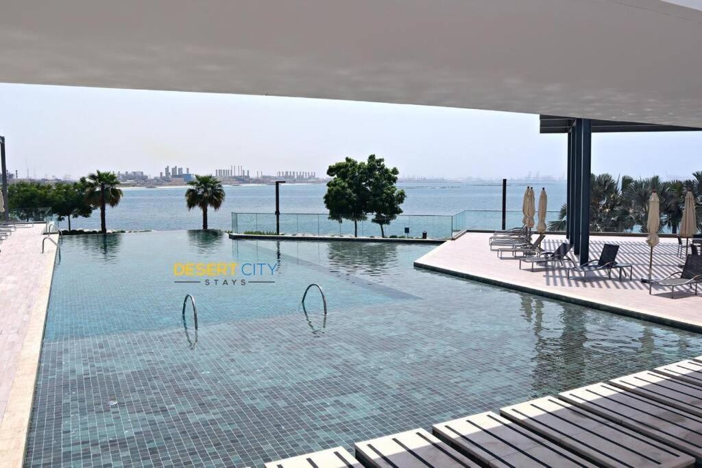 Luxurious 2 Bed In Bluewaters, Hosted By Desert Apartment