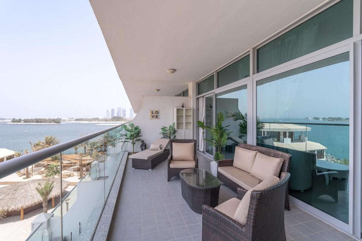 Daire Sleeps 4 With The Palm Beach View