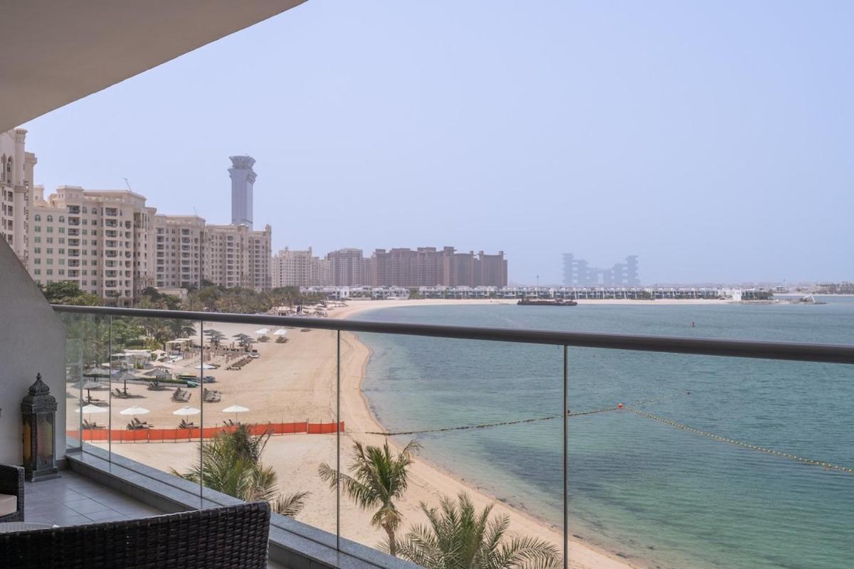 Sleeps 4 With The Palm Beach View *
