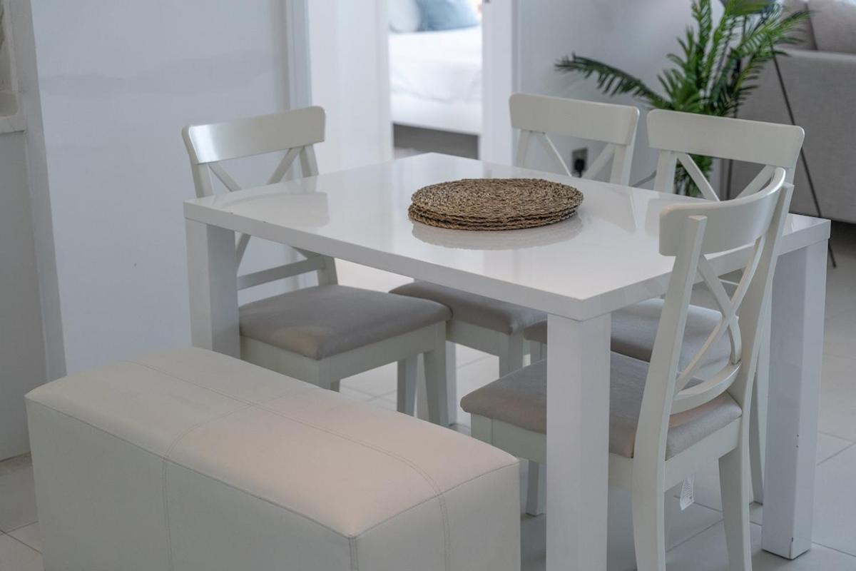 Sleeps 4 With The Palm Beach View Daire