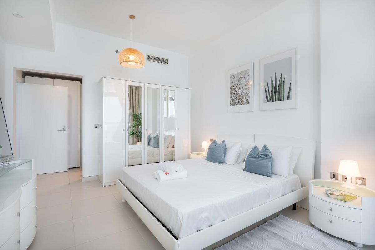 Sleeps 4 With The Palm Beach View Dubai