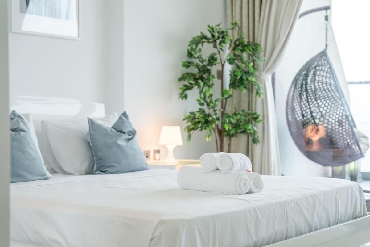 Sleeps 4 With The Palm Beach View * Dubai