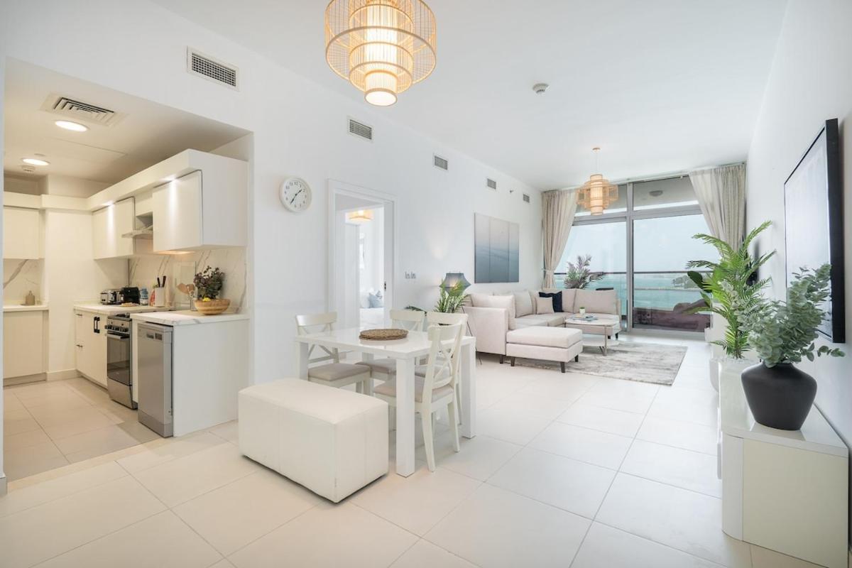 Sleeps 4 With The Palm Beach View Daire *