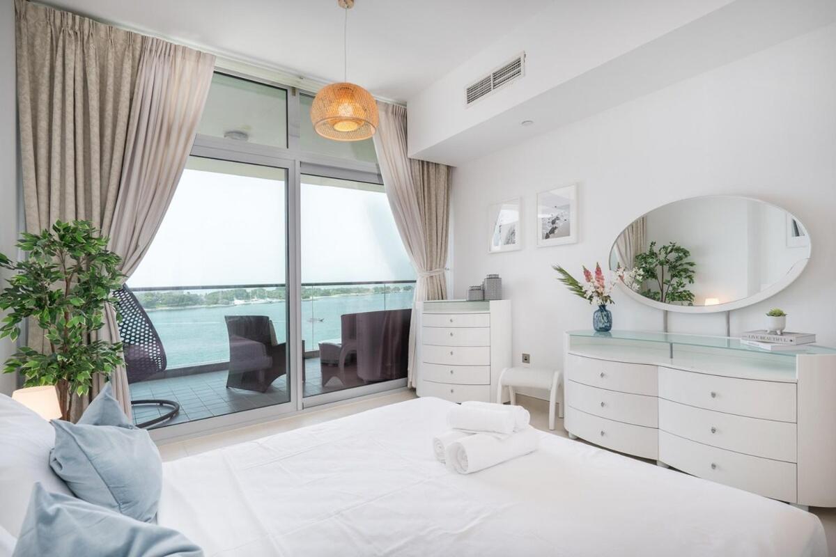 Sleeps 4 With The Palm Beach View * Dubai