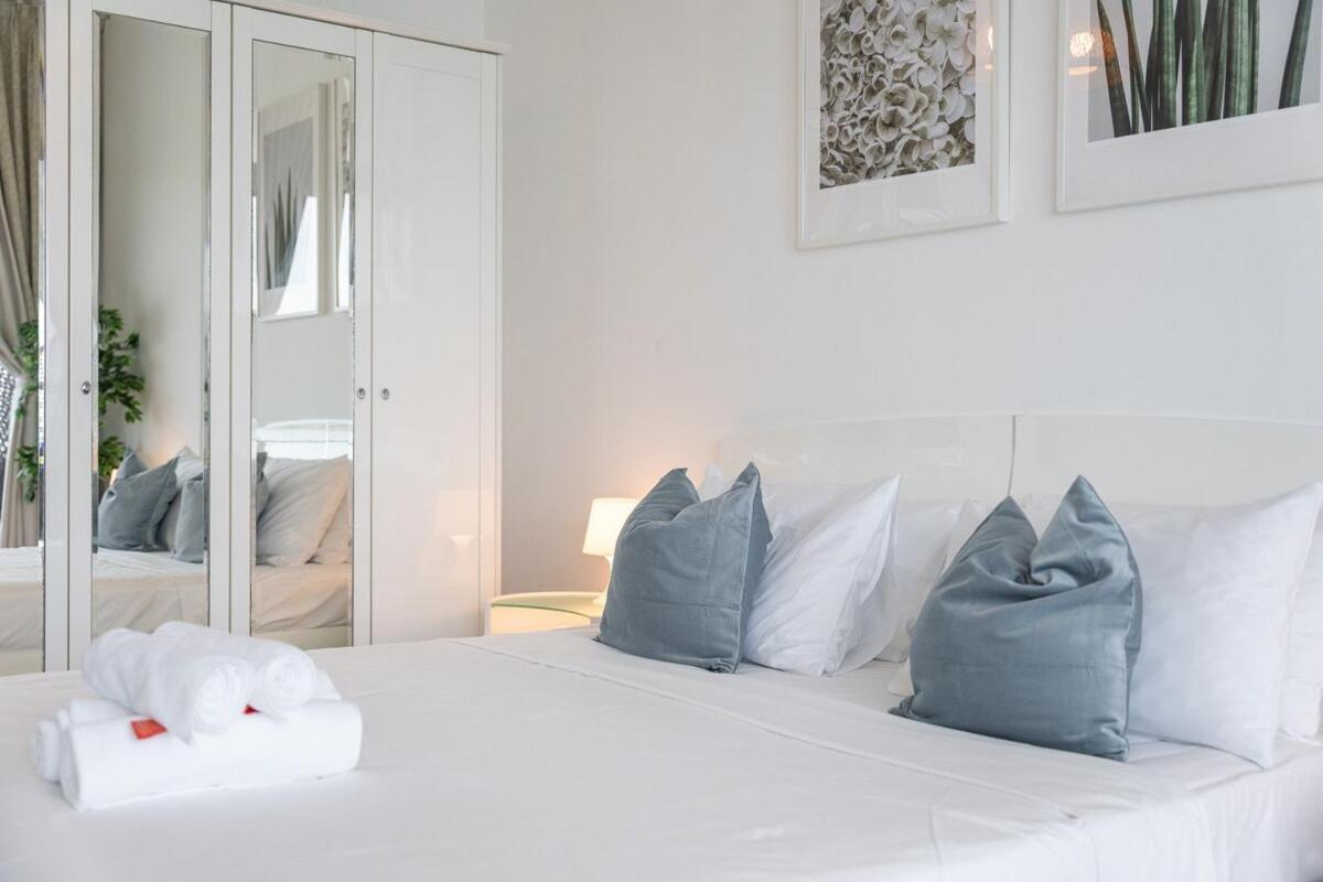 Daire Sleeps 4 With The Palm Beach View *