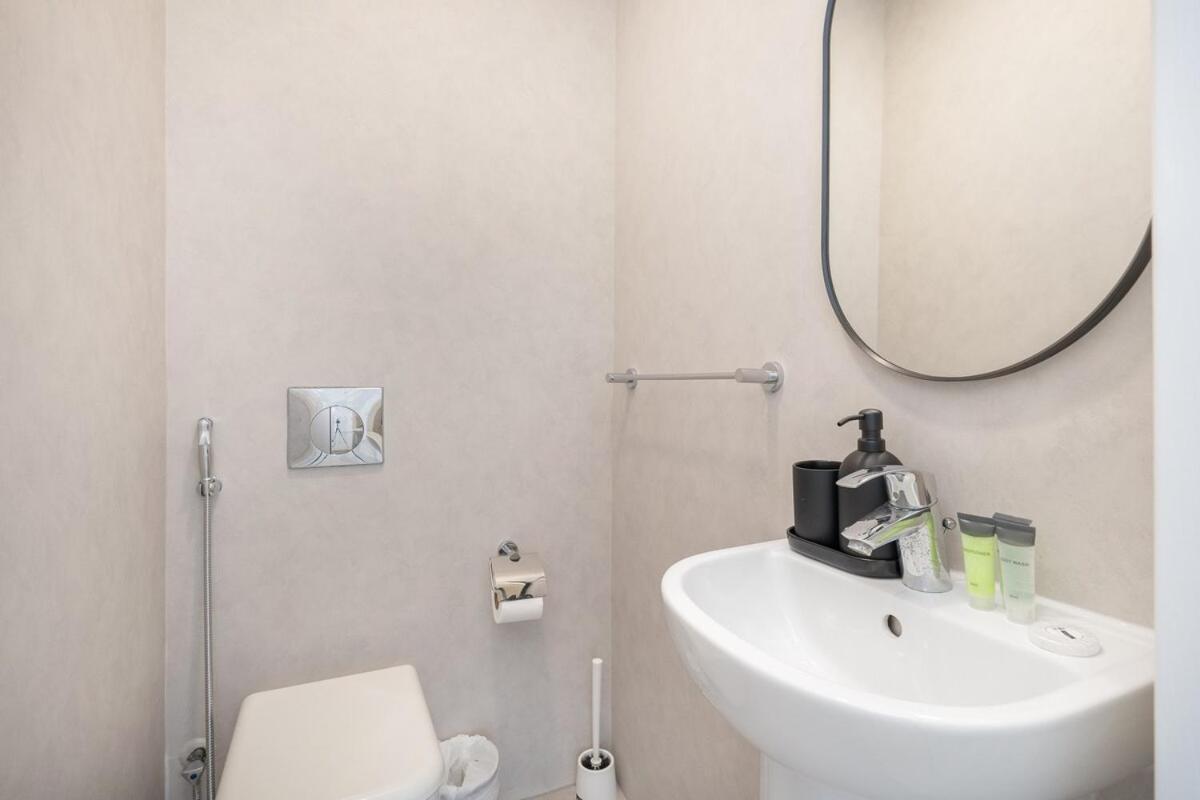 Sleeps 4 With The Palm Beach View Daire *