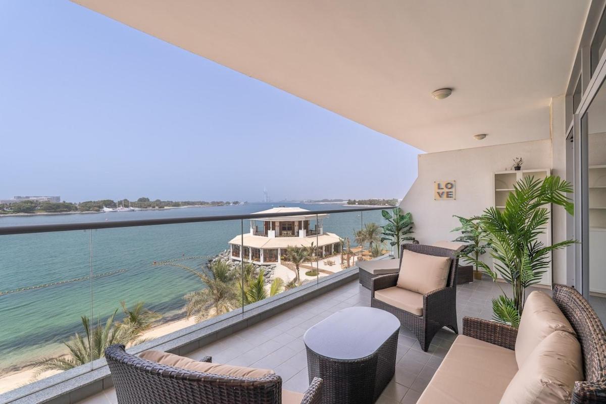 Daire Sleeps 4 With The Palm Beach View