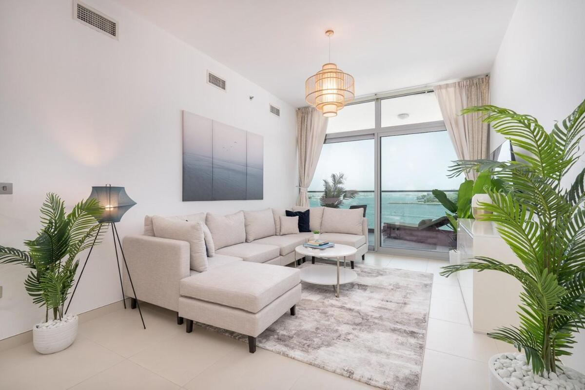 Sleeps 4 With The Palm Beach View * Dubai