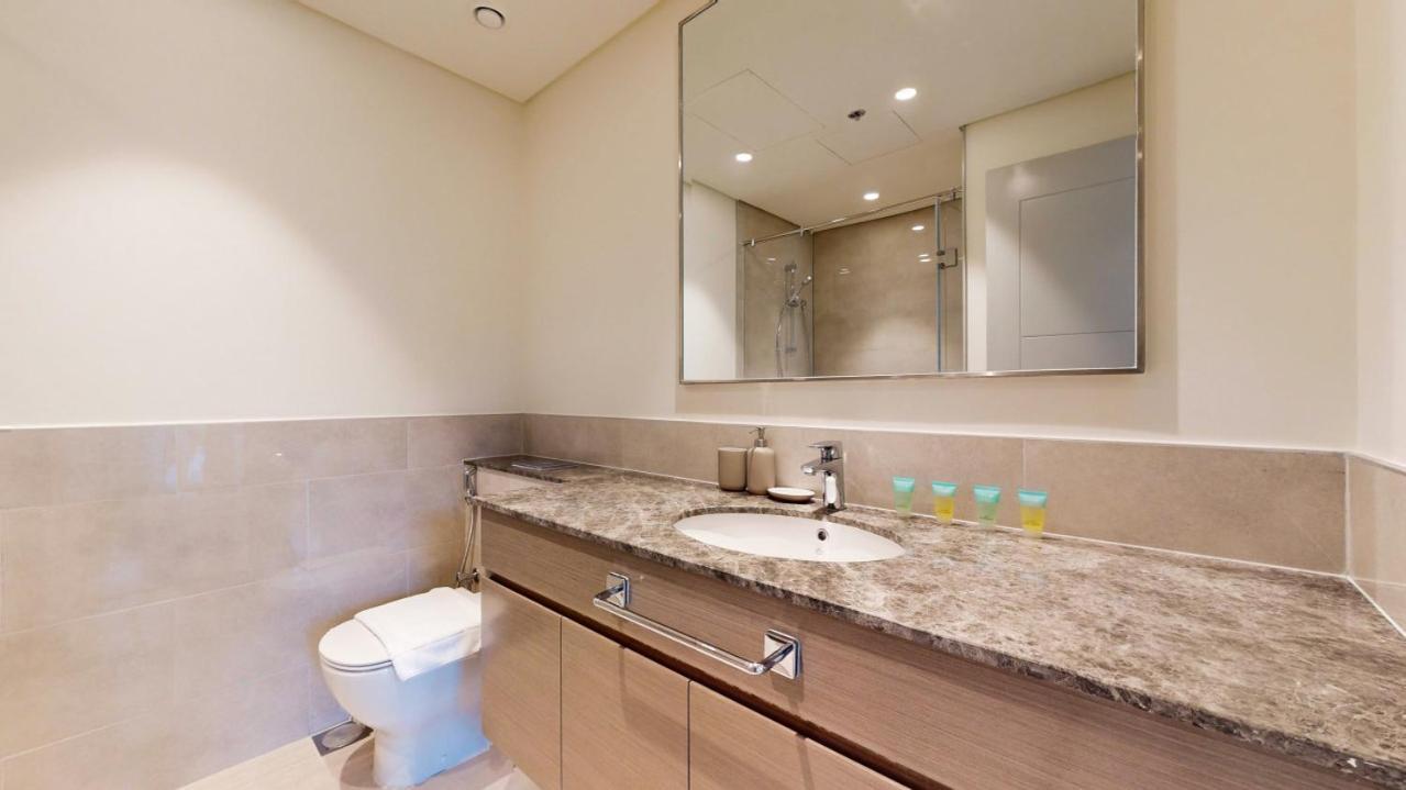 Apartment Tower 1 - Elegant Two Bedroom In Downtown *