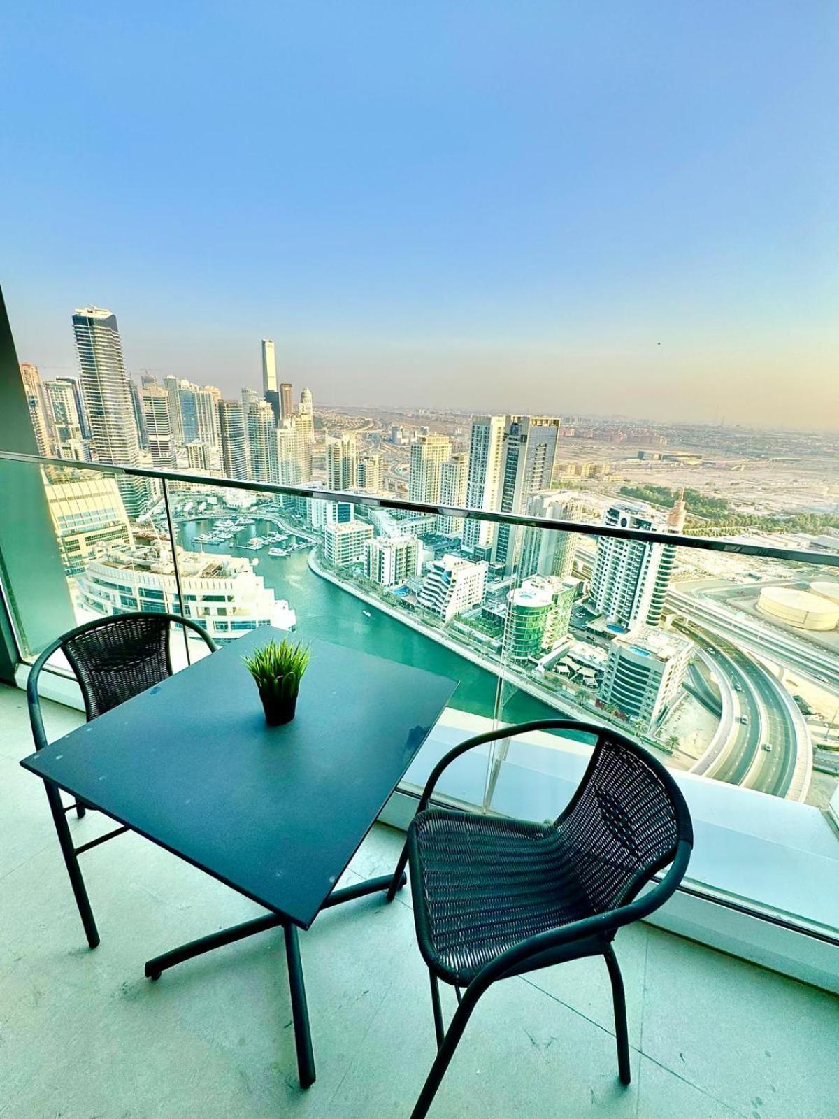 The Address Residences By Happy Season *