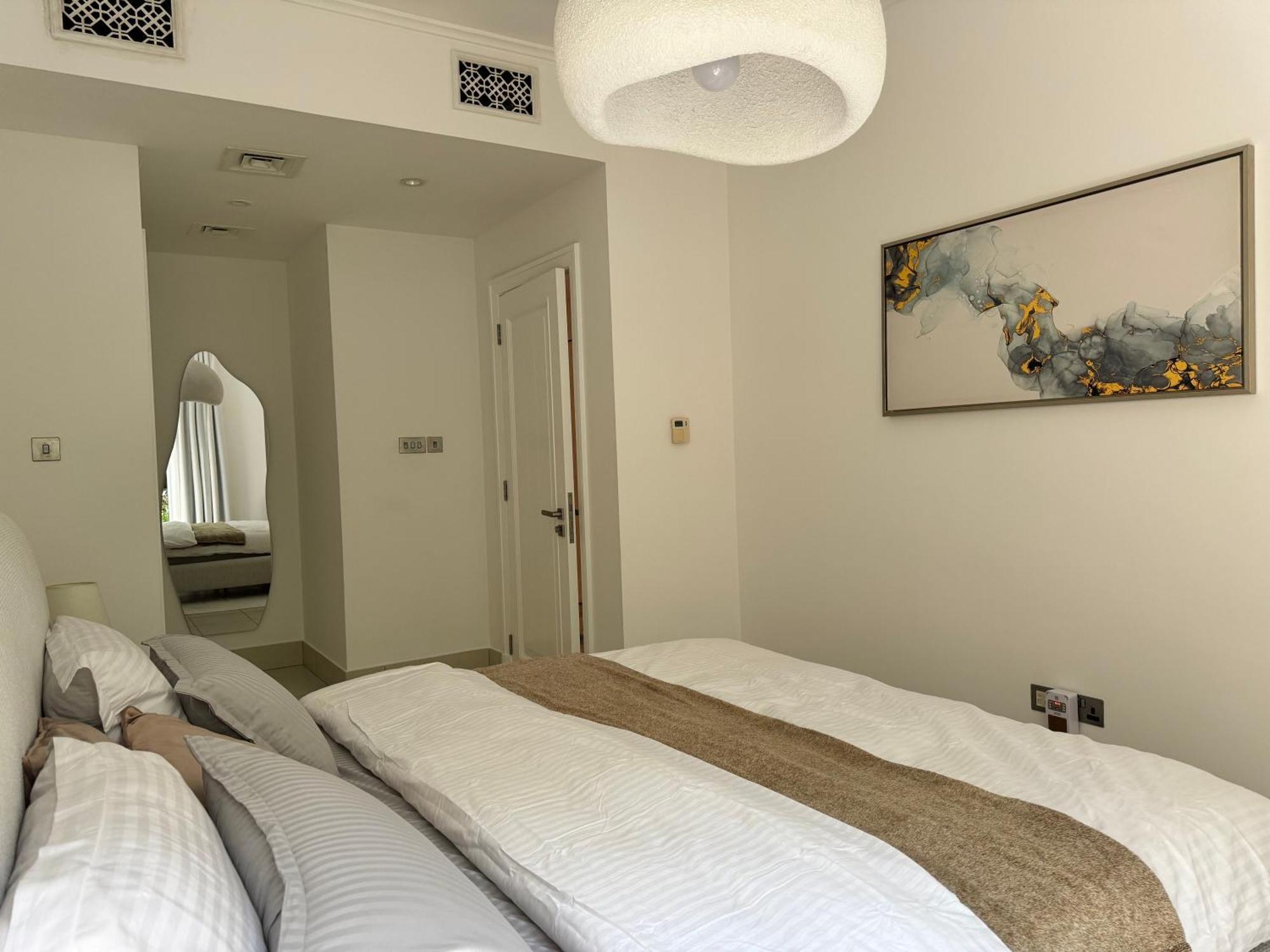 Apartment Luxurious 1br Aprt Burj Khalifa Area