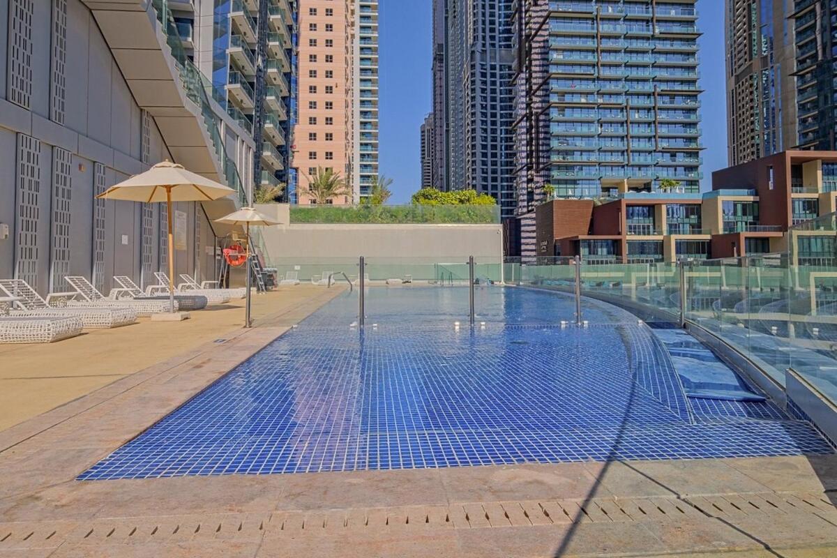Apartment Upscale 2-bedroom Flat In Marina Dubai
