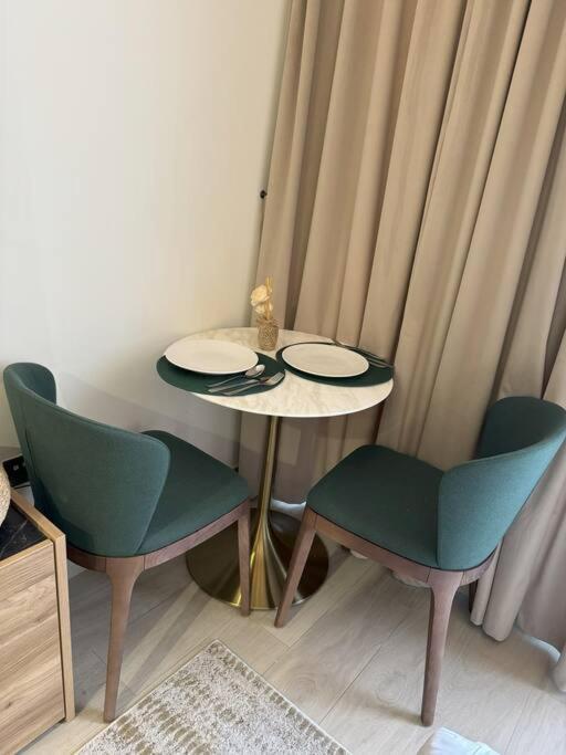 Apartment Chic And Cozy *