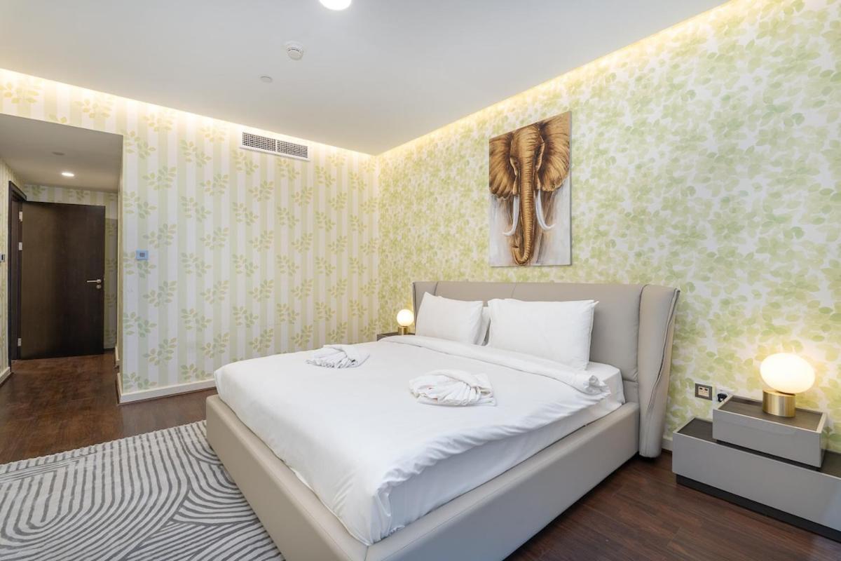 Spacious 3-bedroom With Comfortable Living Area In Marina Daire *