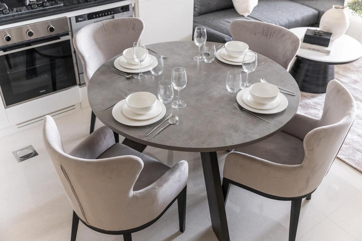 Elegant 2 Bedroom With Great Views In Business Bay *