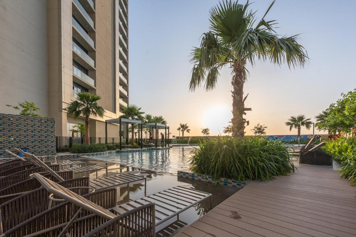 Elegant 2 Bedroom With Great Views In Business Bay * Dubai