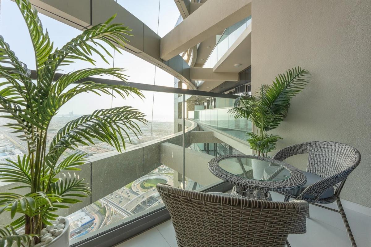Apartment Elegant 2 Bedroom With Great Views In Business Bay Dubai