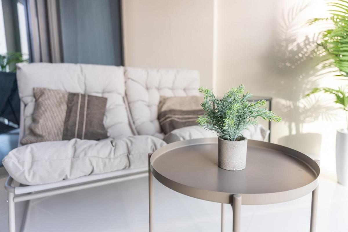 Elegant 2 Bedroom With Great Views In Business Bay Apartment Dubai