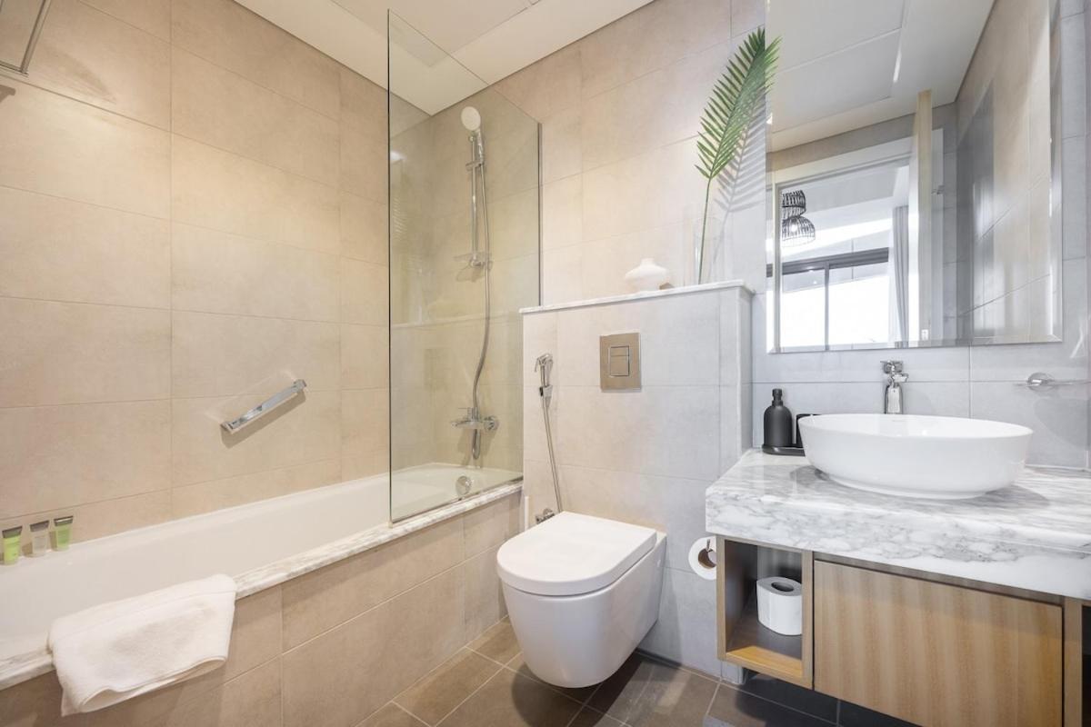 Elegant 2 Bedroom With Great Views In Business Bay *