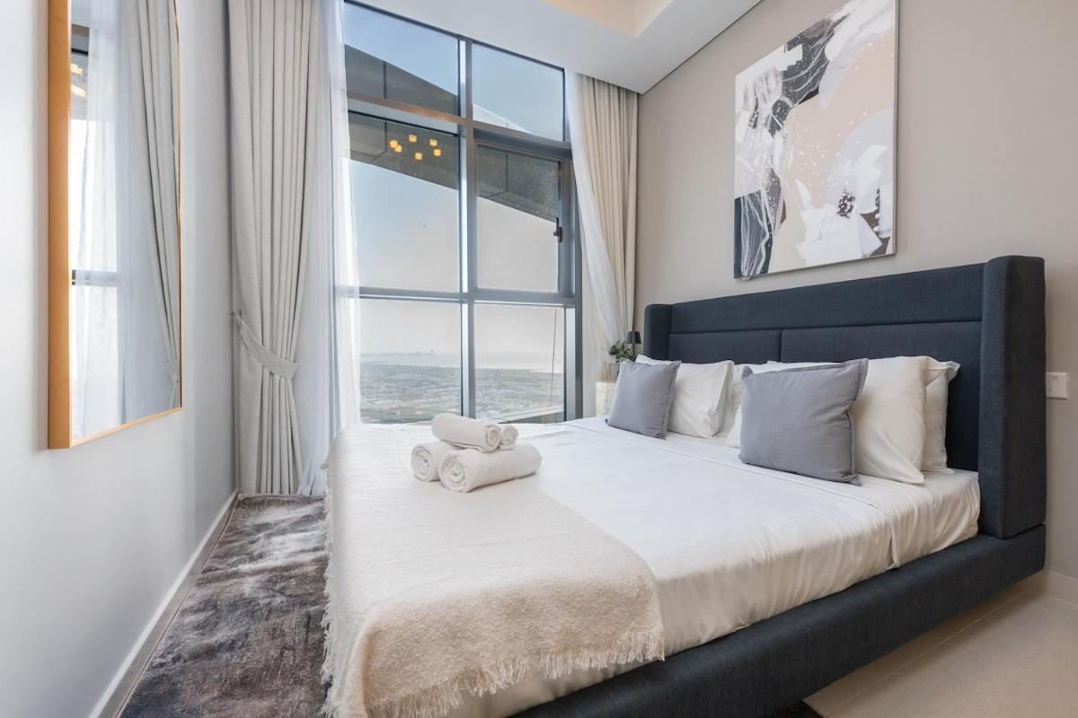 Elegant 2 Bedroom With Great Views In Business Bay * Dubai